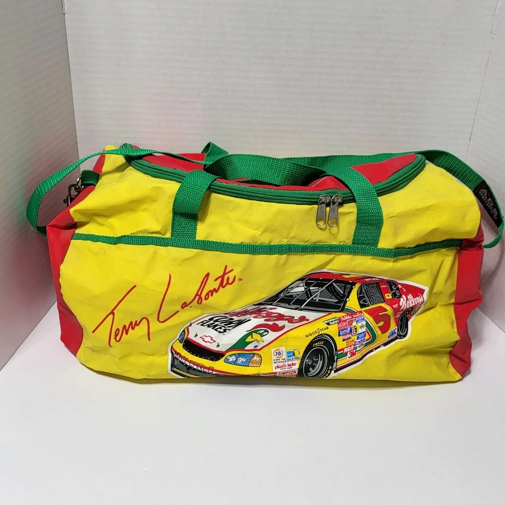 Terry Labonte 1996 Kellogg's 5 Diecast 1:24 Car and Duffle Bag Racing Champions